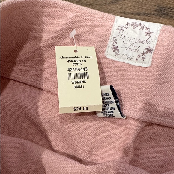 NWT Abercrombie mini skirt - Picture 4 of 4